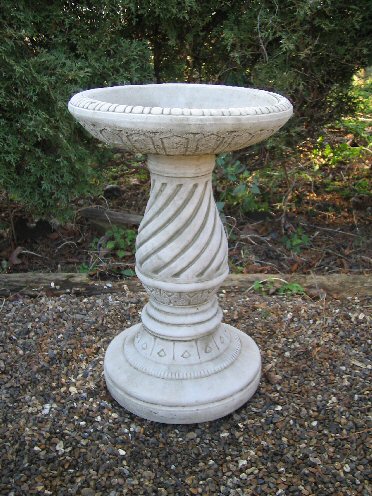 KBB47 Windsor Bird Bath KBB47 Windsor Bird Bath